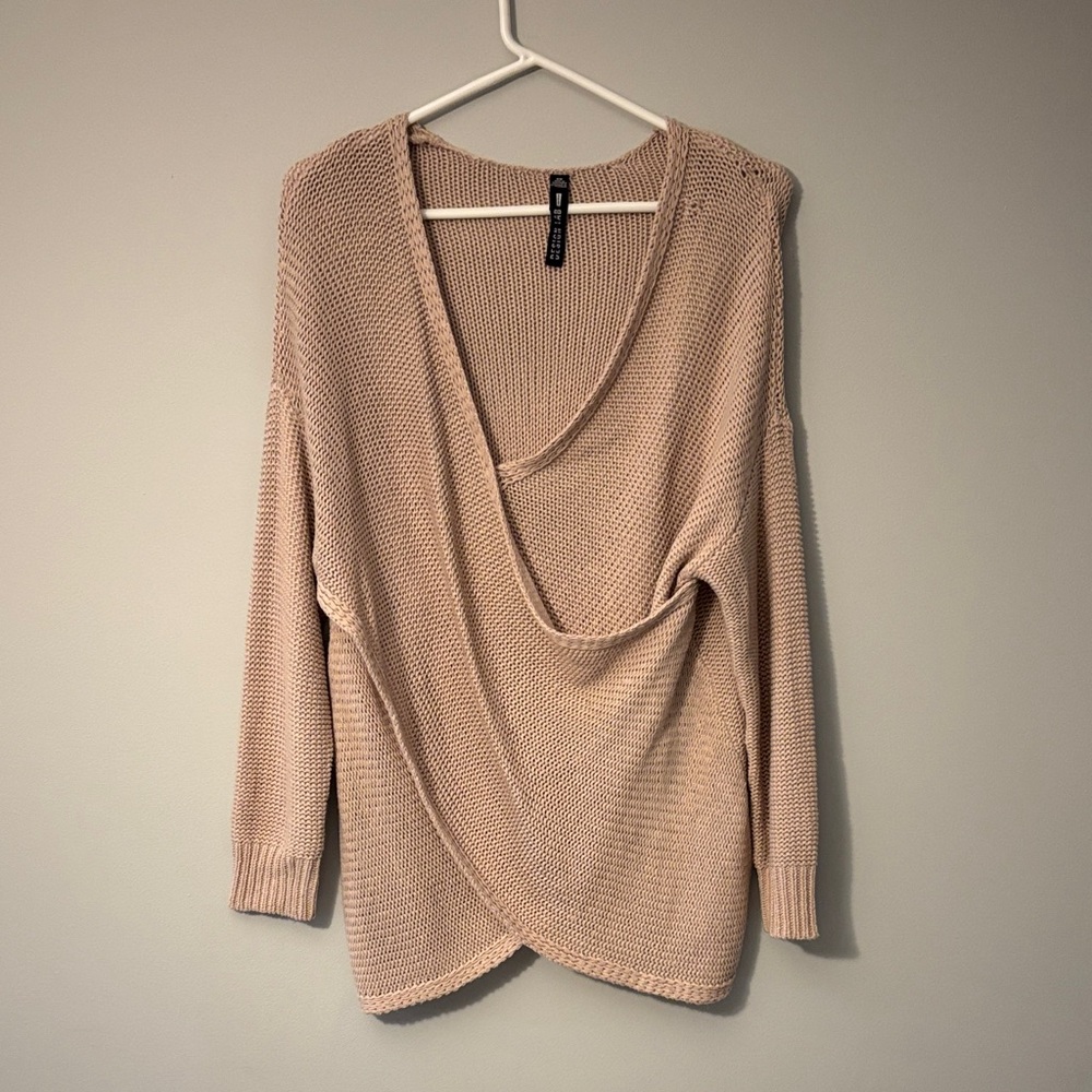 Design Lab Lord & Taylor V-Neck Beige Sweater